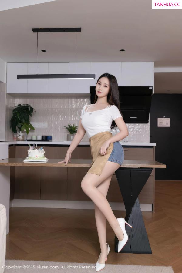   [XiuRen]高清写真图 2025.10.29 No.10925 杏子Yada 蕾丝内衣第2张图片